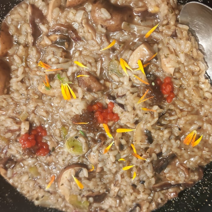 photo of Mahara Risotto de shitake , portobello e allo negro shared by @irmaaa on  11 Feb 2023 - review