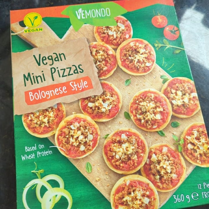 photo of Vemondo Vegan Mini Pizzas Bolognese Style shared by @nina-veg on  04 Feb 2023 - review