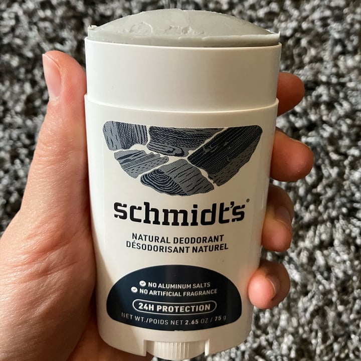 photo of Schmidt's charcoal & magnezium natural deodorant shared by @tamirizg on  23 Jun 2023 - review