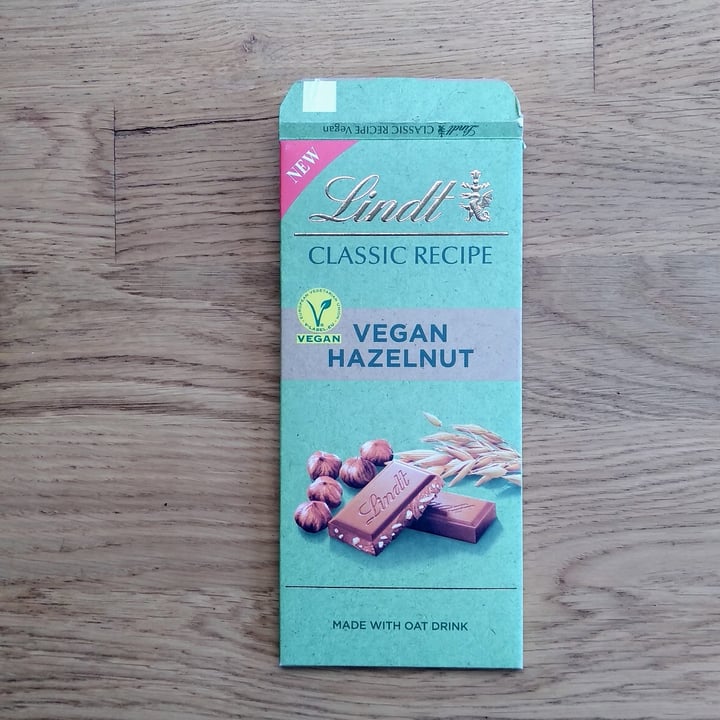 photo of Lindt Classic Recipe Vegan Hazelnut (Receta Original Avellanas) shared by @bruno76 on  30 May 2023 - review