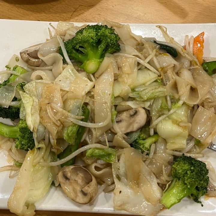 photo of The Original Buddha Bodai Chow Fun with Vegetables shared by @lexieseats on  25 Apr 2023 - review