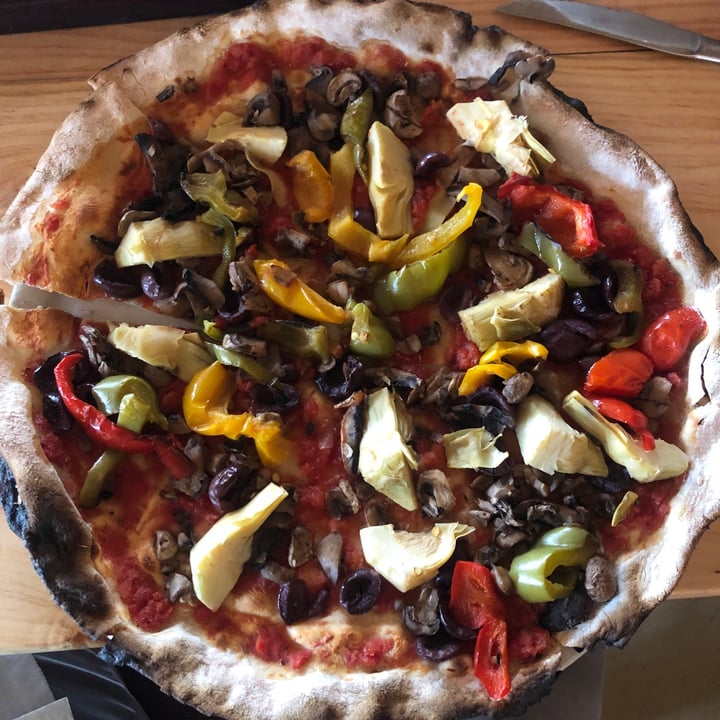 photo of Massimo's Vegetariano Pizza shared by @mothercitymatt on  17 Jan 2023 - review