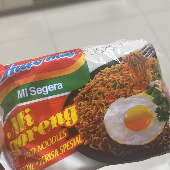 photo of Indomie Mi goreng Stir-Fry noodles shared by @crueltyfreetan on  16 May 2023 - review
