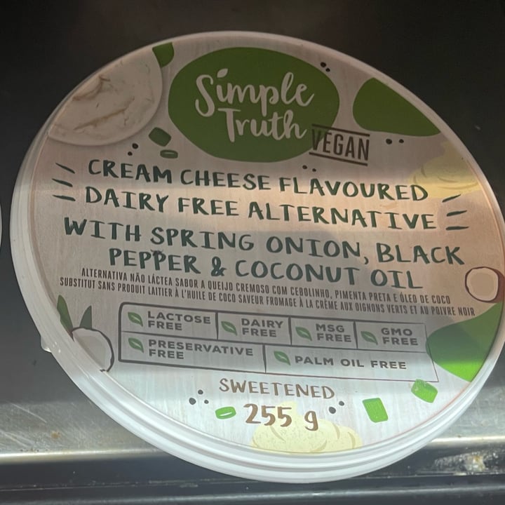 photo of Simple Truth Cream cheese dairy alternative with spring onion, black pepper & coconut oil shared by @nadsb on  10 Apr 2023 - review