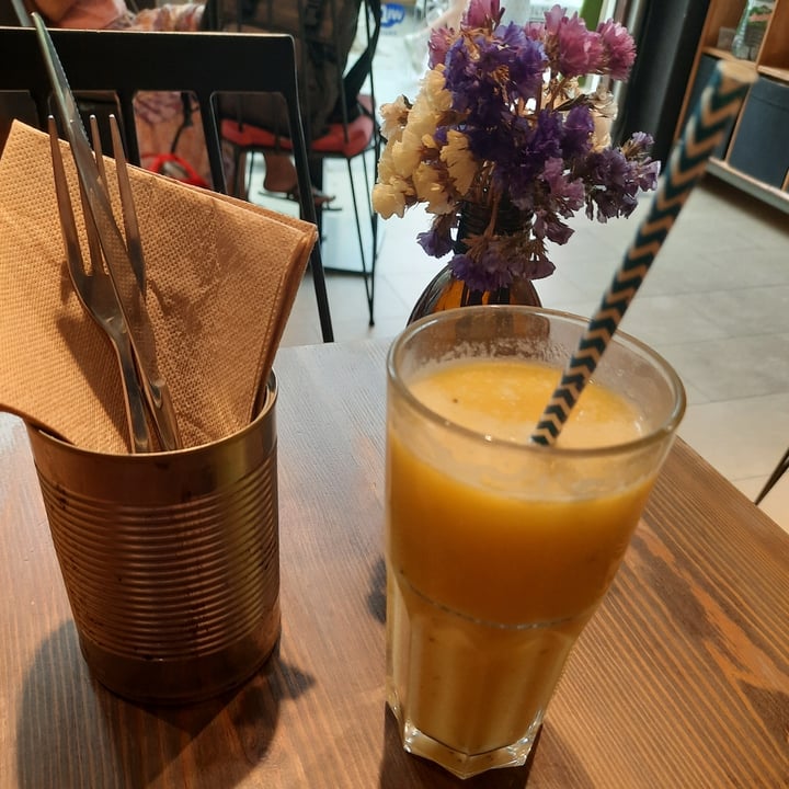 photo of Eqvilibrivm Café Orange Sunrise shared by @aleago on  15 Apr 2023 - review