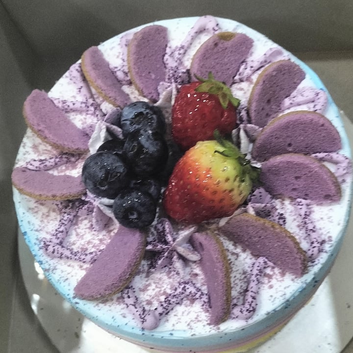 photo of M Bakery Blueberry cake shared by @cheddarhamster on  22 Mar 2023 - review