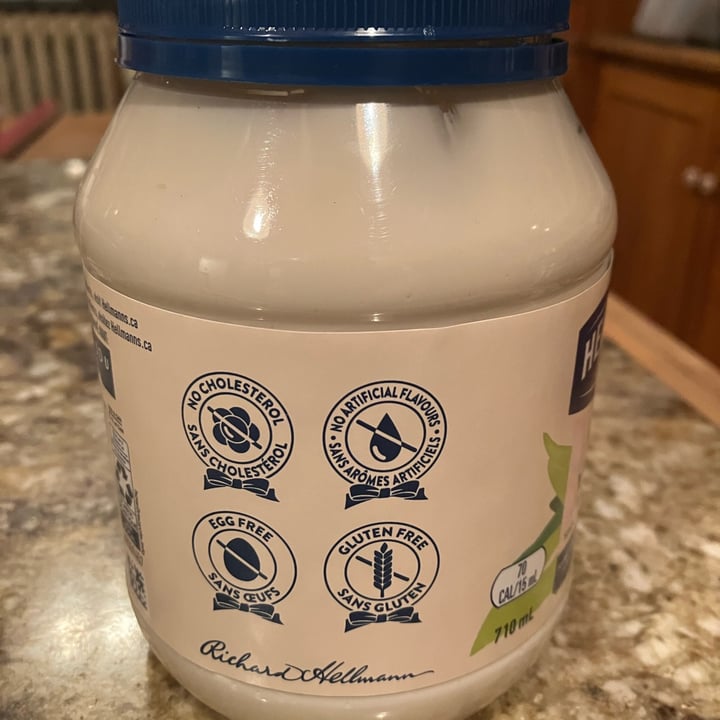 photo of Hellmann’s Hellmann’s Vegan Dressing and Spread shared by @bugbiro on  23 Dec 2022 - review