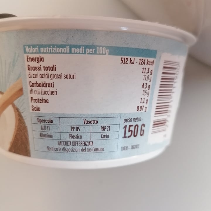photo of Sojasun yogurt a base di cocco senza soia shared by @lacla2022 on  11 Jun 2023 - review