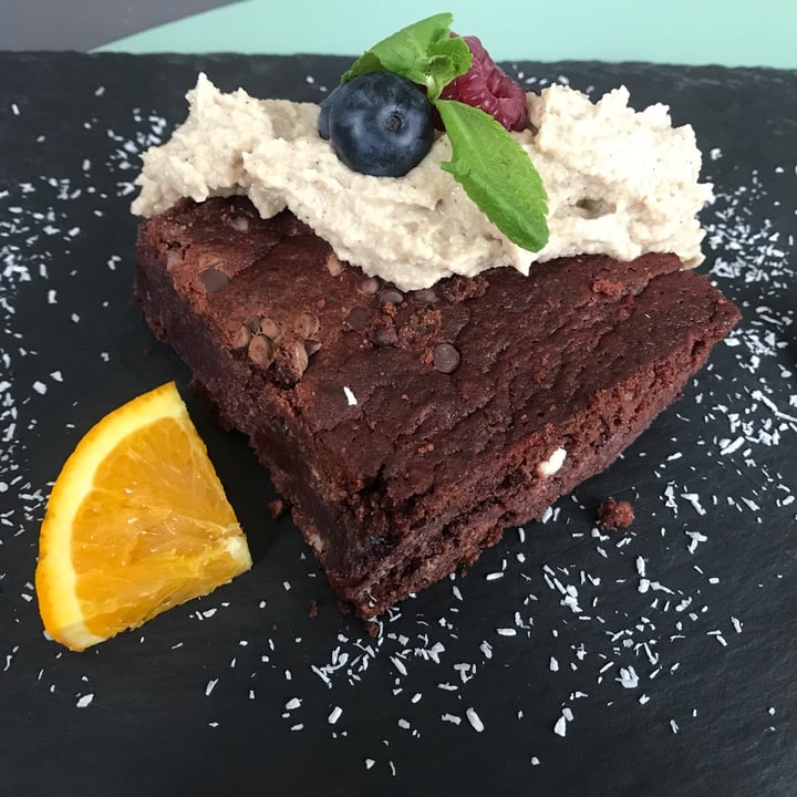 photo of Veggiezz X Garden Chocolate-Beetroot Brownie shared by @philovegan on  12 May 2023 - review
