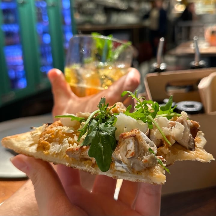 photo of Otomat Heavenly Pizza Brussels No Cheese Go Nuts shared by @oned on  20 May 2023 - review