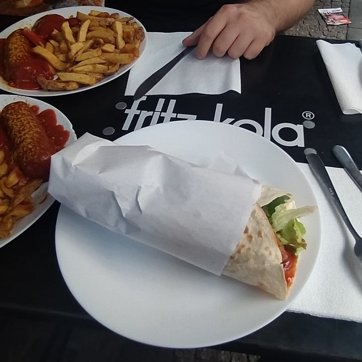photo of Yoyo Foodworld Nugget Wrap shared by @bratkart0ffel on  22 Jul 2023 - review