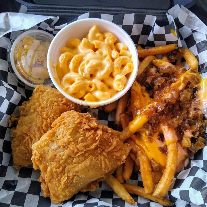 photo of Doomie's Home Cookin' 3 Piece Fried Chicken Dinner shared by @vegan4love on  16 Jun 2023 - review