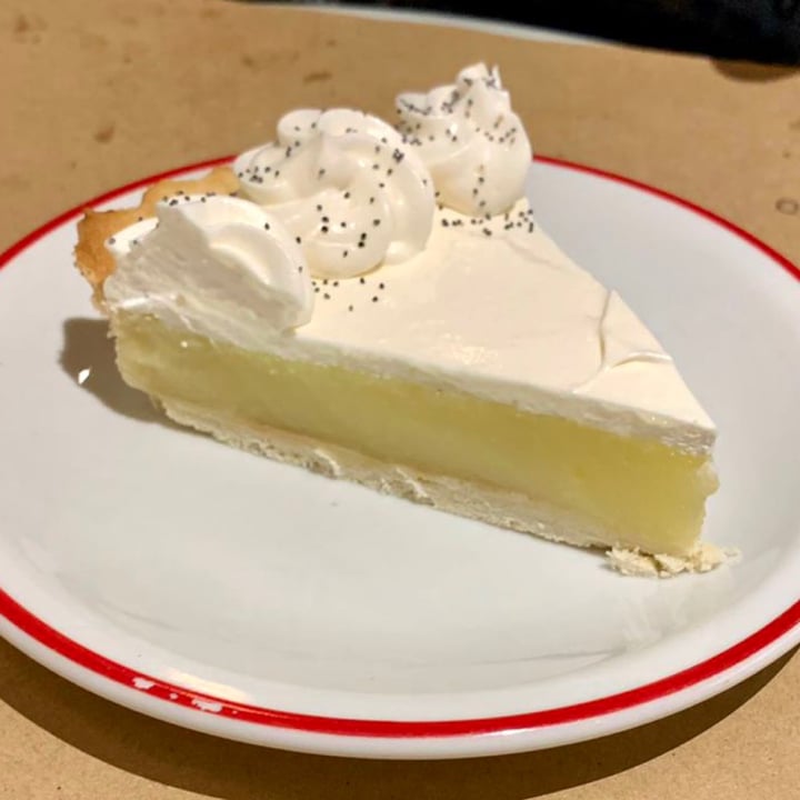 photo of Gordo Vegano Lemon pie shared by @laritaveganita on  09 Mar 2023 - review