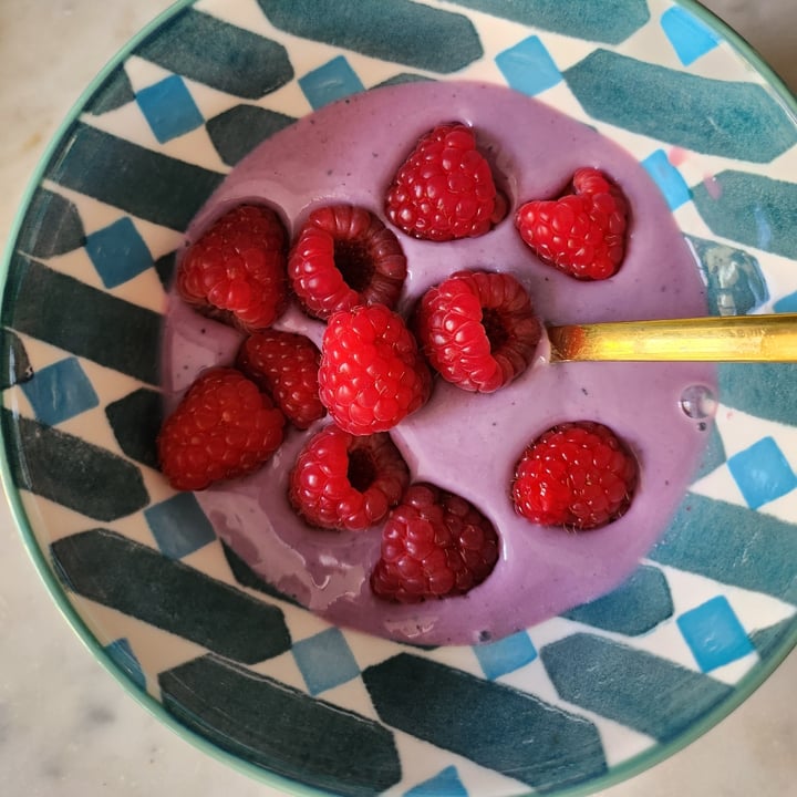 photo of Sojade So Soja! Blueberry - Heidelbeere Soya Yogurt alternative 400g shared by @gabriellademartino on  27 Jun 2023 - review