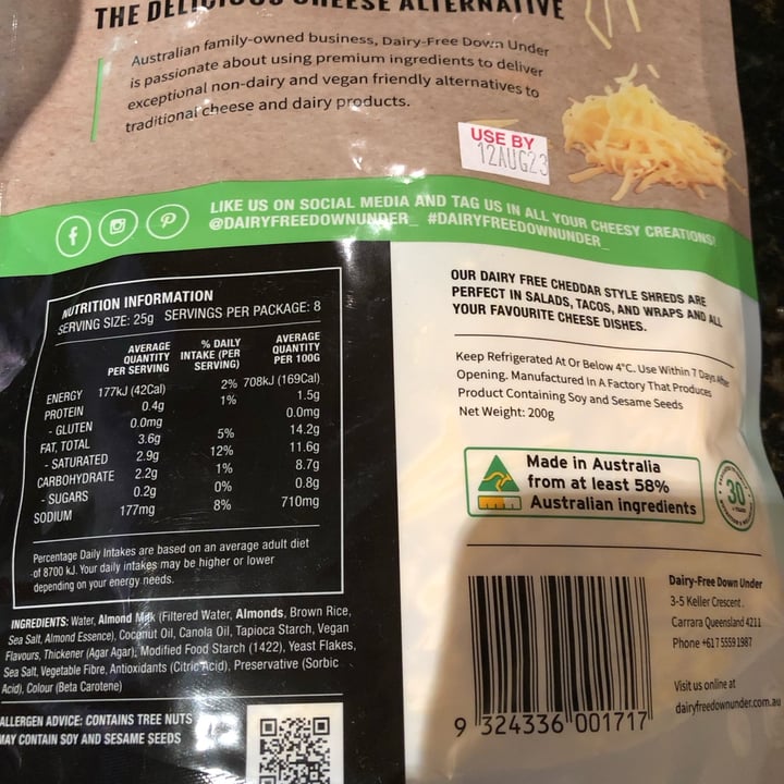 photo of Dairy Free Down Under Cheddar style shreds shared by @vegellious on  16 Mar 2023 - review