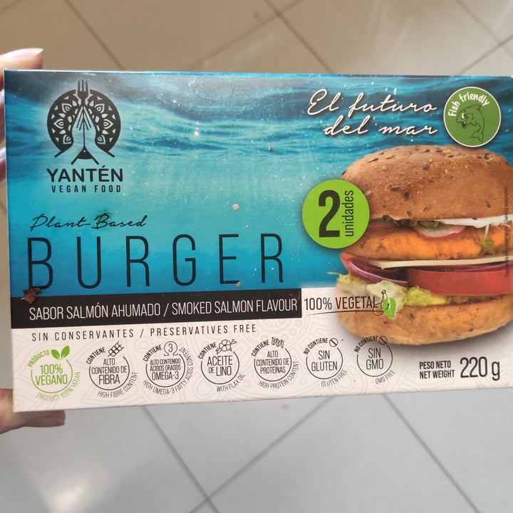 photo of Yantuna burguer de salmon ahumado shared by @iruchinha on  30 Dec 2022 - review