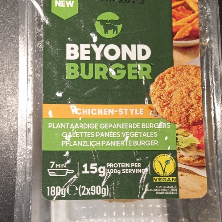 photo of Beyond Meat beyond burger chicken-style shared by @nuriawashungry on  26 Mar 2023 - review