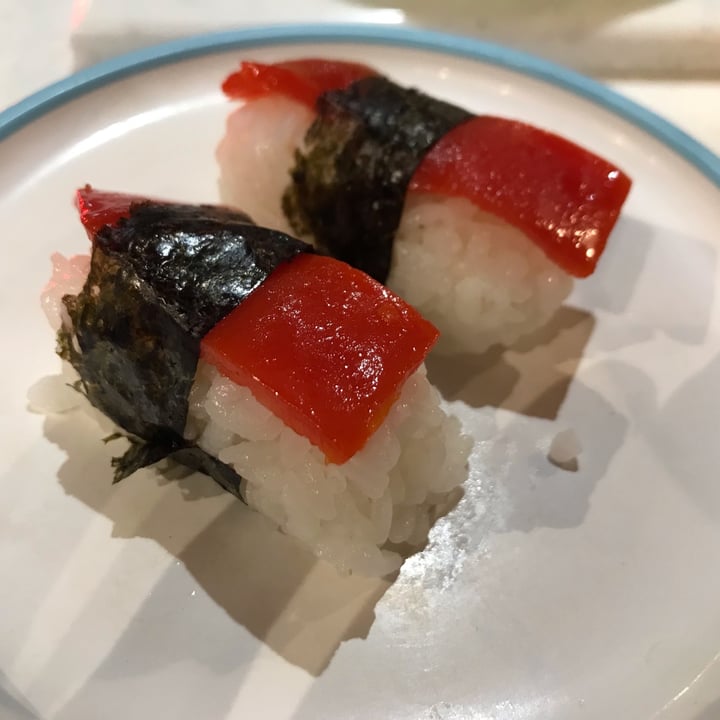 photo of Yo! Sushi Red Pepper Nigiri shared by @lordsnooks on  15 Mar 2023 - review