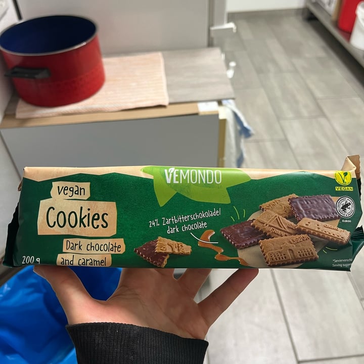 photo of Vemondo Vegan Cookies Dark Chocolate and Caramel shared by @giuliazecchini on  30 Jun 2023 - review