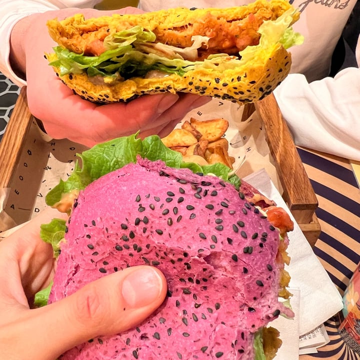 photo of Flower Burger Cherry Bomb shared by @dinolau97 on  27 Mar 2022 - review