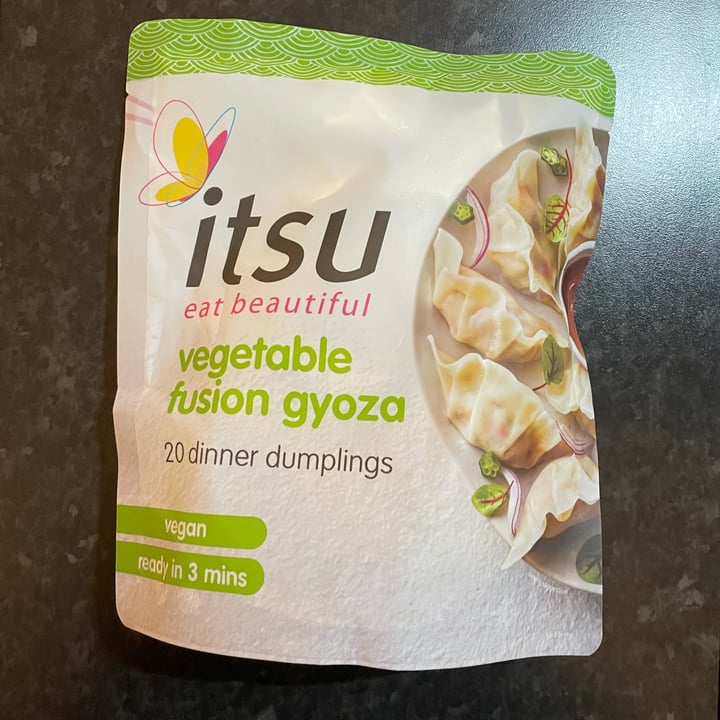 photo of itsu Vegetable Fusion Gyoza shared by @bryanvegan on  16 Jan 2023 - review