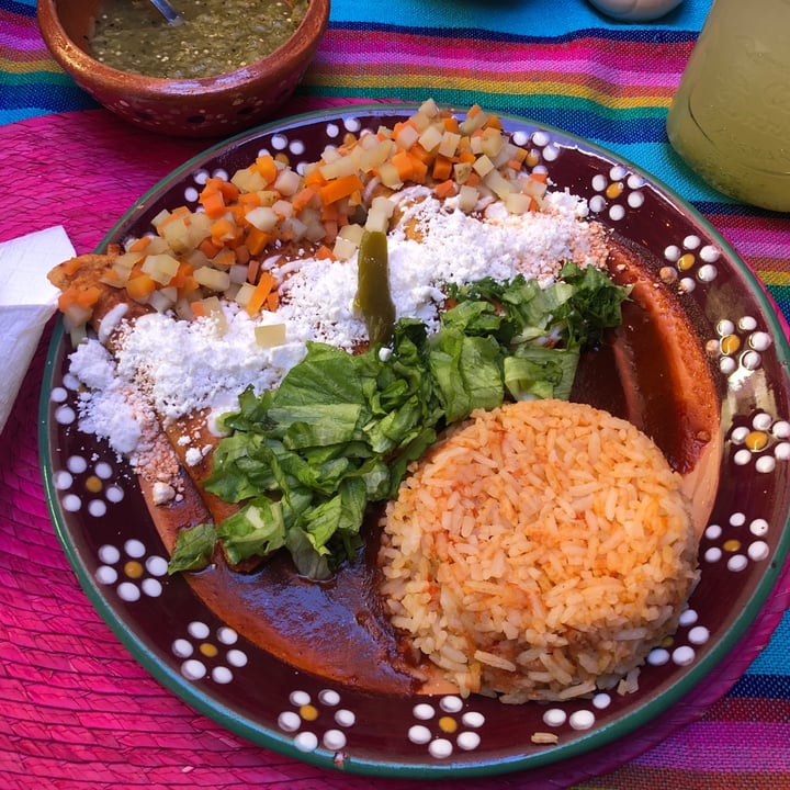 photo of Guanajuatito Restaurante Enchiladas mineras shared by @abiijass0 on  16 Dec 2022 - review
