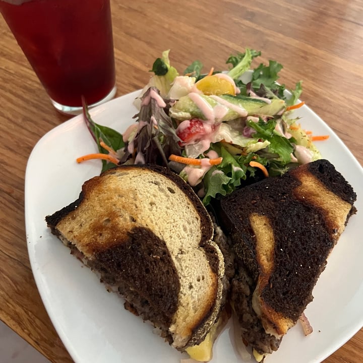 photo of Palm Greens Cafe vegan mushroom sandwich shared by @stephaniegerard on  07 Jul 2023 - review