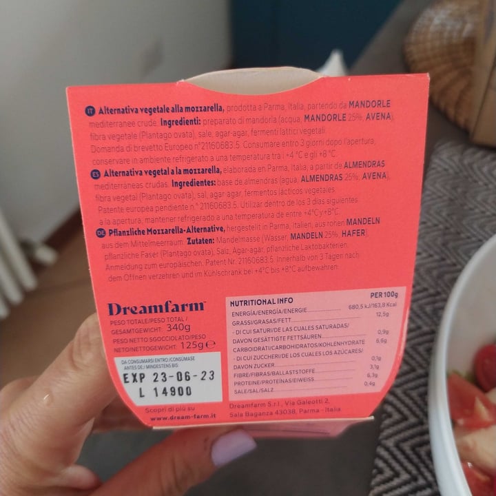 photo of Dreamfarm Alternativa vegetale alla mozzarella shared by @valy on  07 Jun 2023 - review
