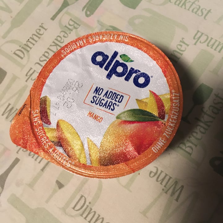 photo of Alpro alpro yogurt di soia mango shared by @giuliaz on  27 Jan 2023 - review