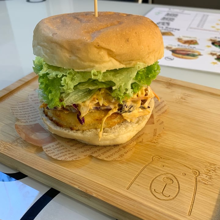 photo of Mong Cha Cha Cafe 梦茶茶 Chili Mayo Krab Burger shared by @jashment on  27 Apr 2023 - review