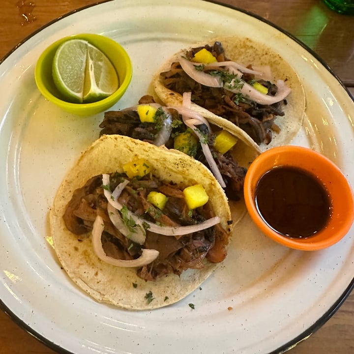 photo of To Be tacos al pastor shared by @majesticvegan on  30 May 2023 - review