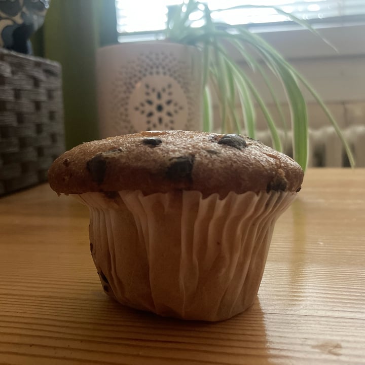 photo of Veganz Muffins Chocolate Chip  shared by @queenelisabeth21 on  26 Jan 2023 - review