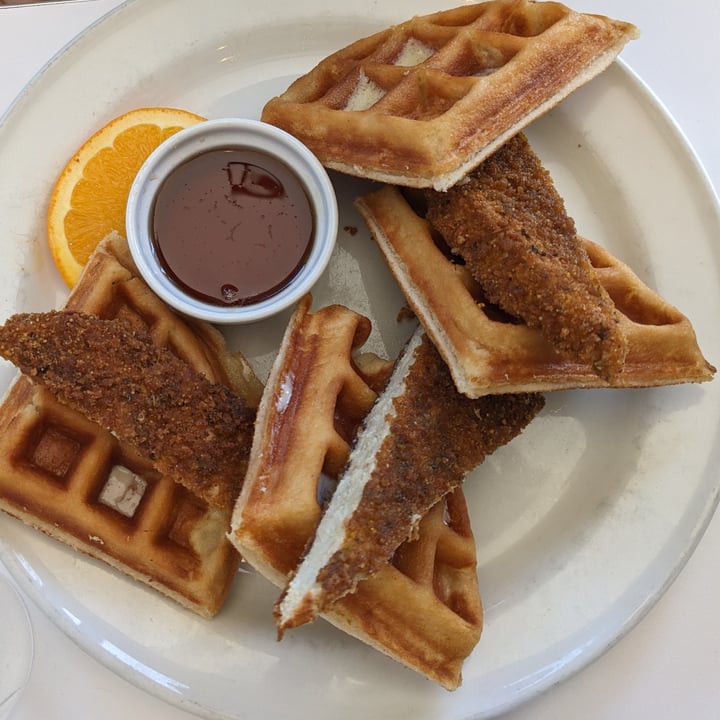 photo of The Planet Diner Chick'un And Waffles shared by @amaris--g on  26 Mar 2023 - review