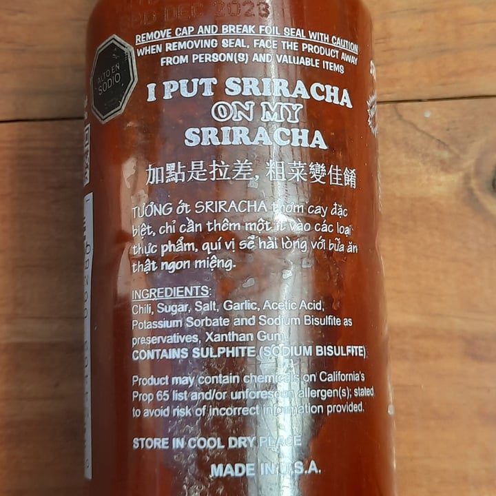 photo of Huy Fong Foods, Inc. Sriracha HOT Chili Sauce shared by @popol on  02 Jan 2023 - review