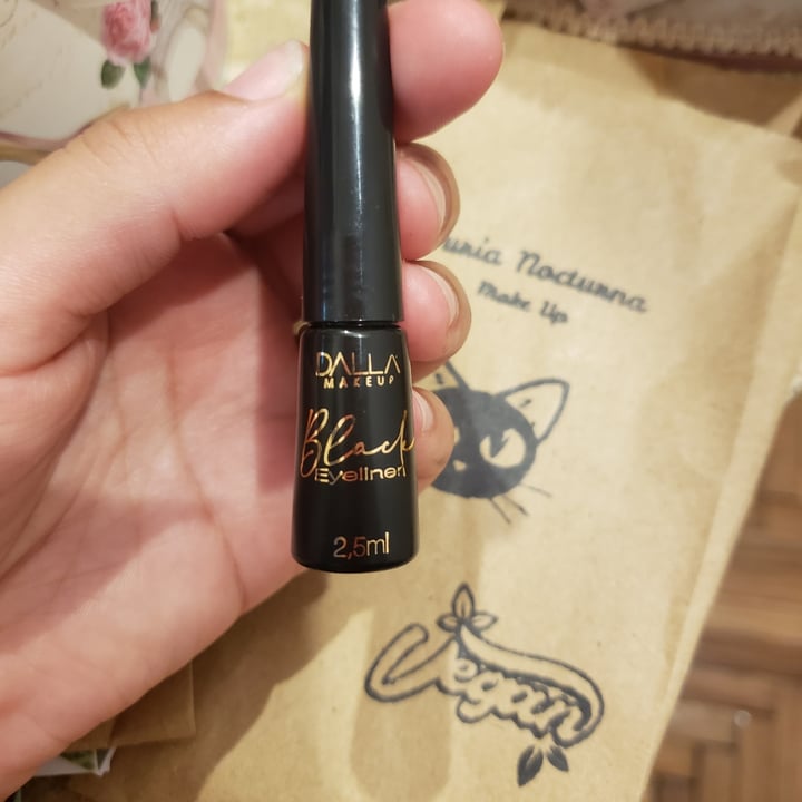 photo of Dalla Makeup Delineador Liquido "Black Eyeliner" shared by @yukiita on  16 Mar 2023 - review