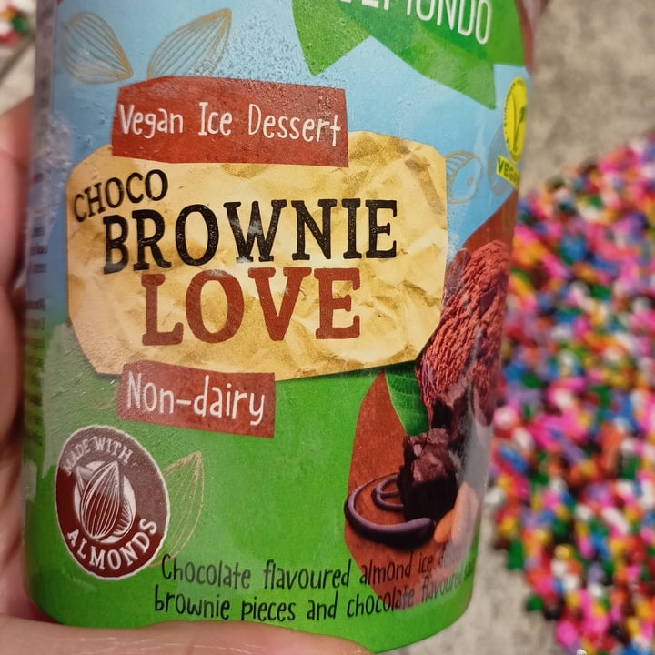 photo of Vemondo Vegan ice dessert choco brownie love shared by @marinasacco on  06 Feb 2023 - review