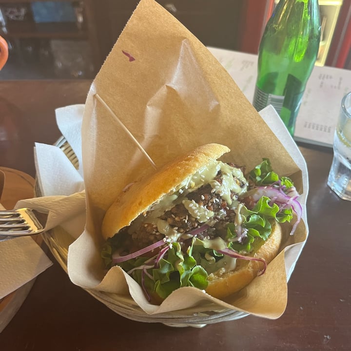 photo of Public & Vegan Kitchen Bled Public burger shared by @annacristaudo on  22 Jul 2023 - review