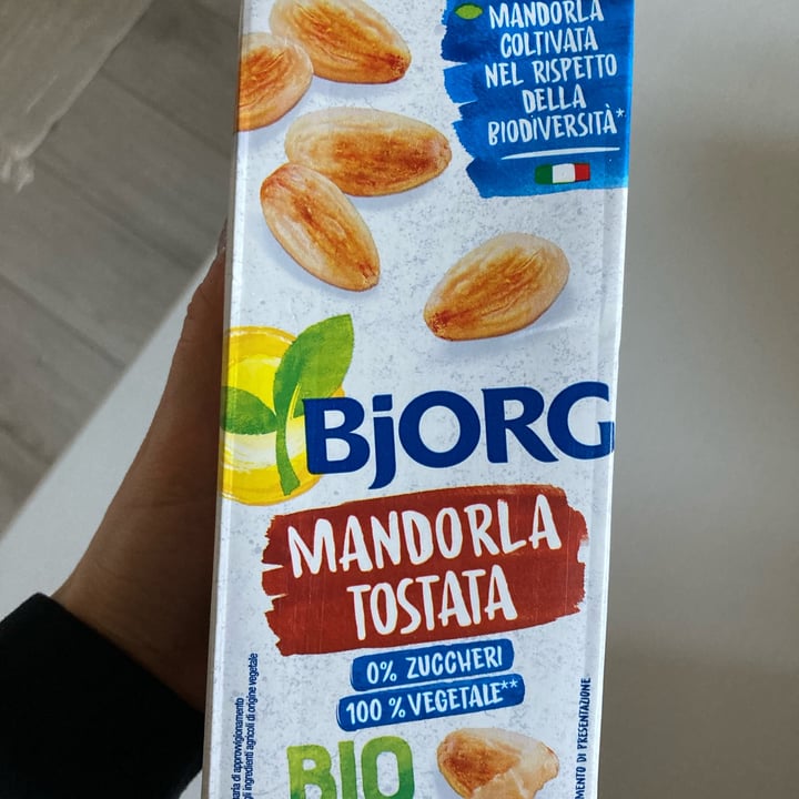photo of Bjorg Latte alla mandorla tostata shared by @tinavegl on  15 Jan 2023 - review