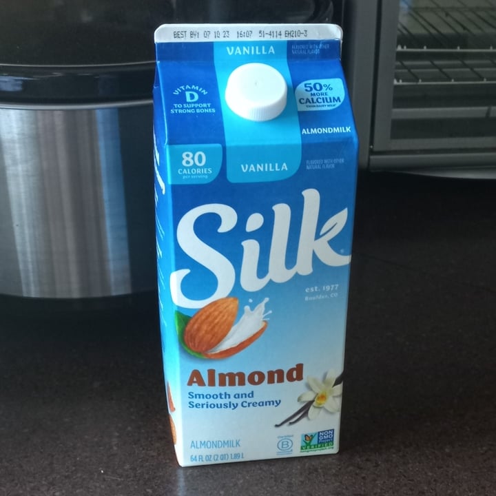 photo of Silk Silk Almond Unsweetened Vanilla shared by @ronelle on  09 Jul 2023 - review
