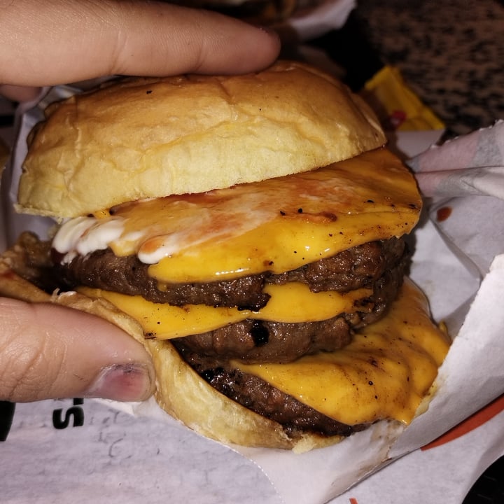 photo of JOY burgers TRIPLE CHEESEBURGER shared by @gerobz on  15 Apr 2023 - review
