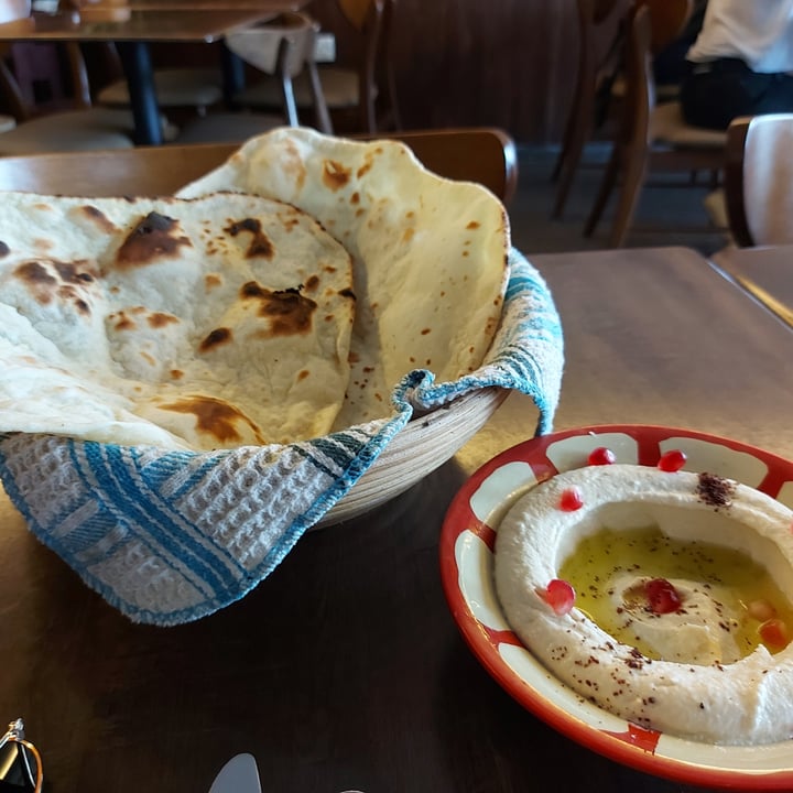 photo of Yasmin Syrian Restaurant Hummus shared by @lucyvictoria92 on  25 Dec 2022 - review