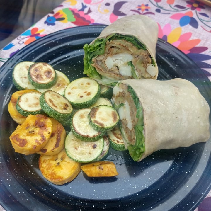 photo of Veggie House Roma sur Burrito de papas rostizadas shared by @dianiiiux on  01 Apr 2023 - review