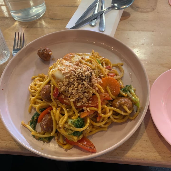 photo of Miss Ping’s plant based chicken noodles shared by @amisha1912 on  12 Mar 2023 - review