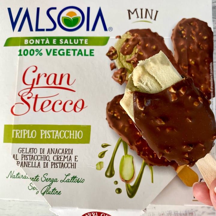 photo of Valsoia Gran Stecco Triplo Pistacchio shared by @aleglass on  17 Jun 2023 - review