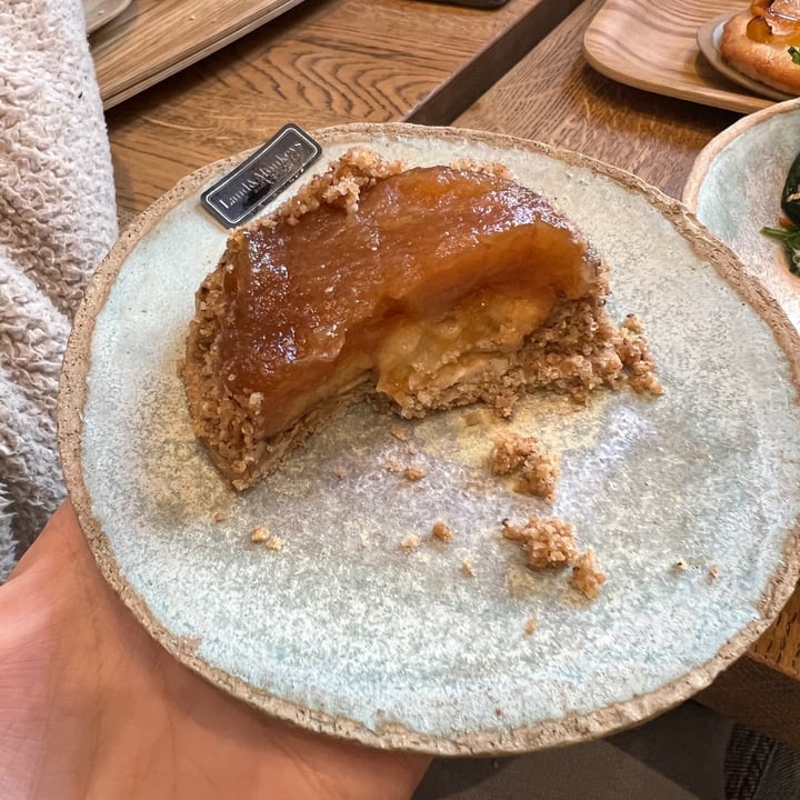 photo of Land&Monkeys Roquette Tarte Tatin Sarrasin shared by @marycolettenatasha on  14 Feb 2023 - review