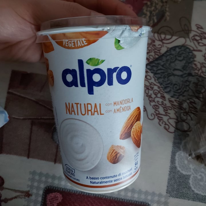 photo of Alpro yogurt Alla Mandorla shared by @salerena on  08 May 2023 - review