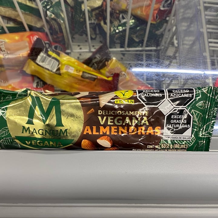 photo of Magnum Magnum Almendras Vegana shared by @licona42 on  25 Jan 2023 - review