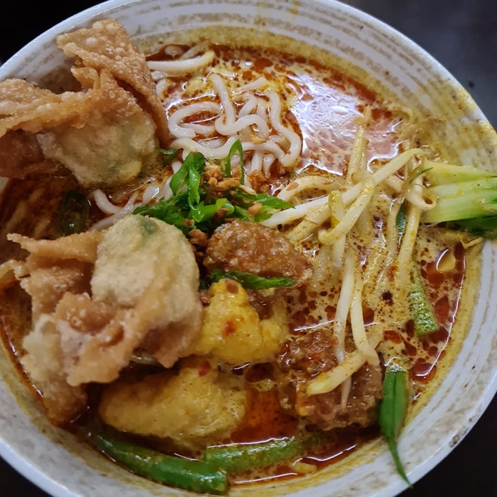 photo of Suissi Vegan Asian Kitchen Curry Laksa shared by @jaxbakx on  04 Feb 2023 - review