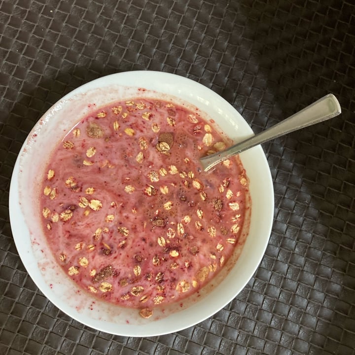 photo of Simple Truth Dry Roasted Strawberry And Beetroot Muesli shared by @catherinews on  08 Apr 2023 - review