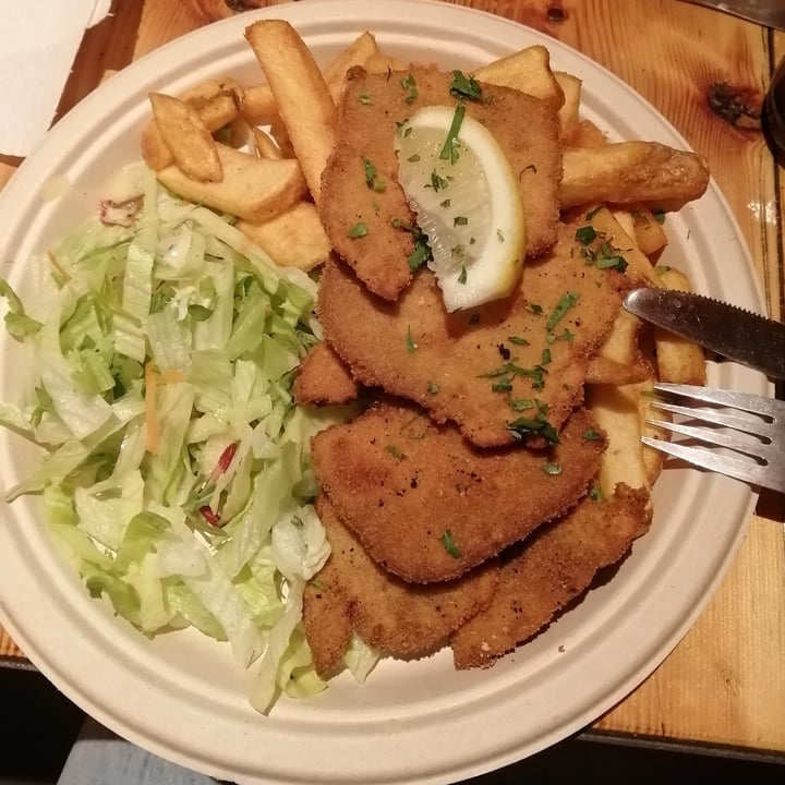 photo of Scheers schnitzel Vegan Schnitzel shared by @veggiehugs on  29 Apr 2023 - review